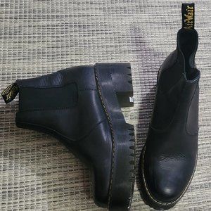 Dr marten Chelsea platform boots